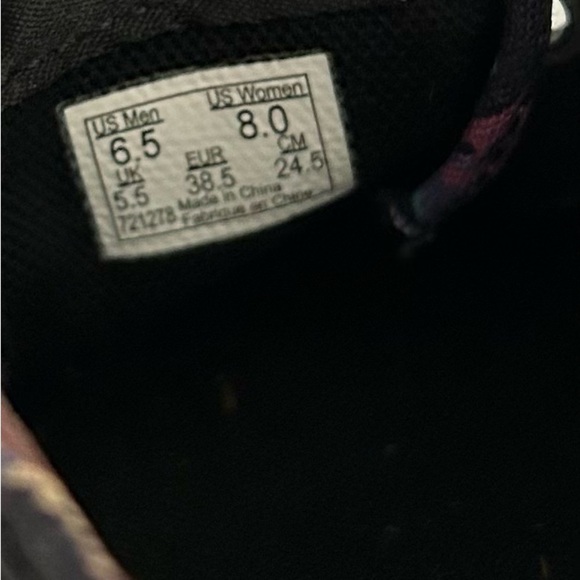 VANS Nintendo x Donkey Kong Sneakers - Picture 3 of 6